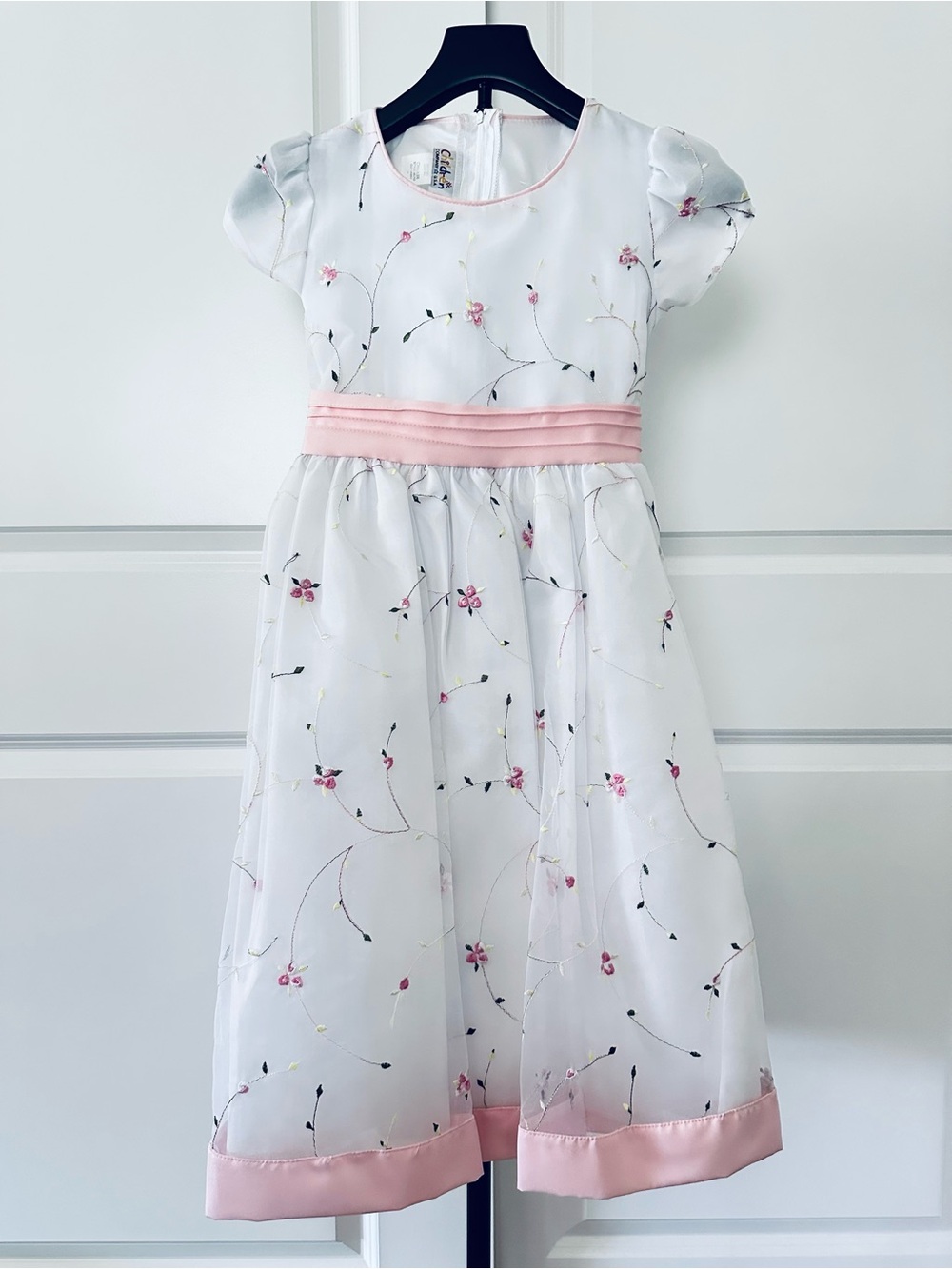 Girls White Floral Overlay Party Dress with Pink Satin Waistband Size 10